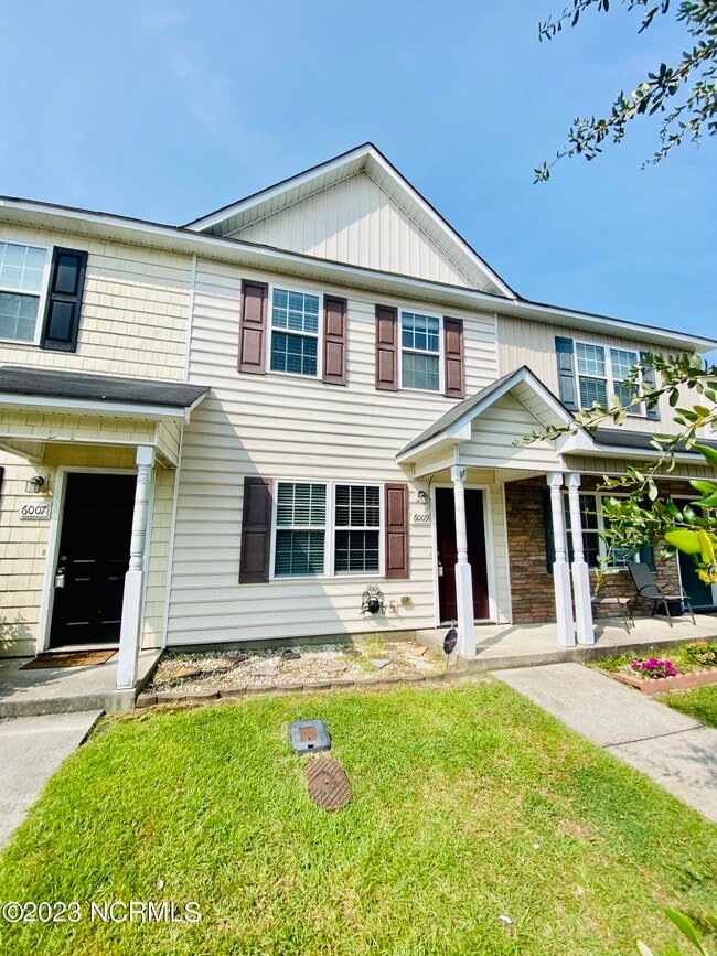 Building Photo - 6009 Grandeur Ave
