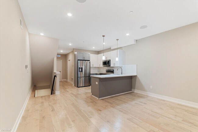 Foto del edificio - 3 br, 3 bath Duplex - 2037 N Randolph St U...