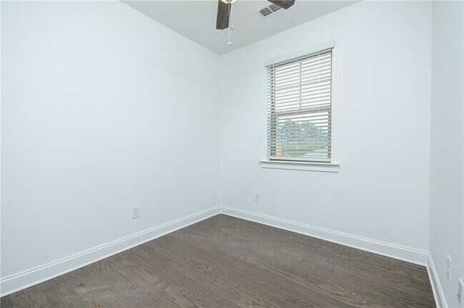 Foto del edificio - 2624 Caruso Wy