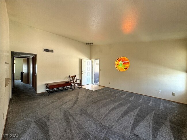 Foto del edificio - 5080 Jeffreys St
