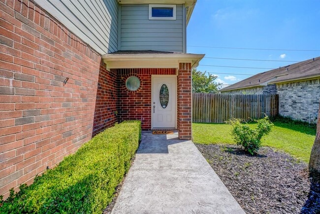 Building Photo - 18226 Almonte Ln
