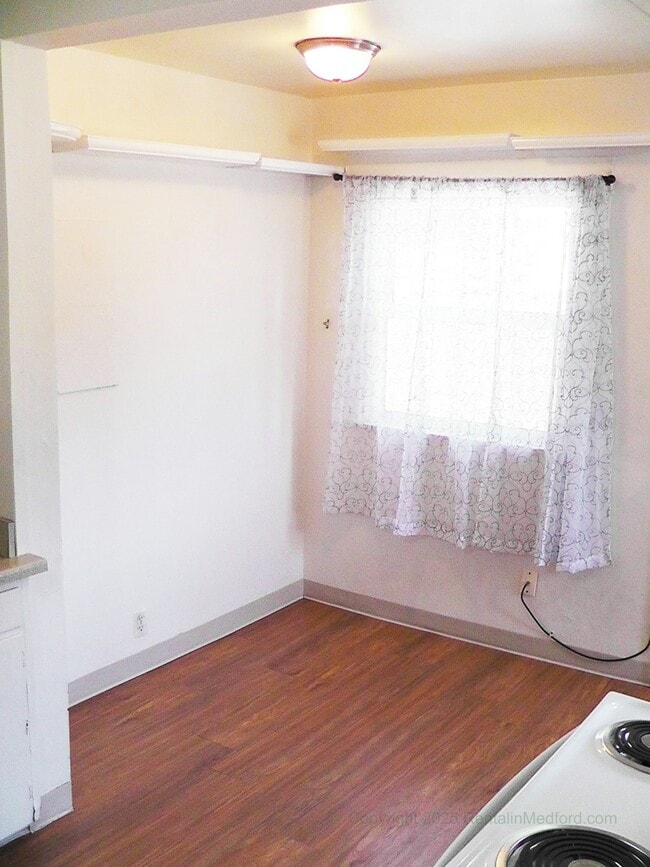 Building Photo - 209 Tripp St