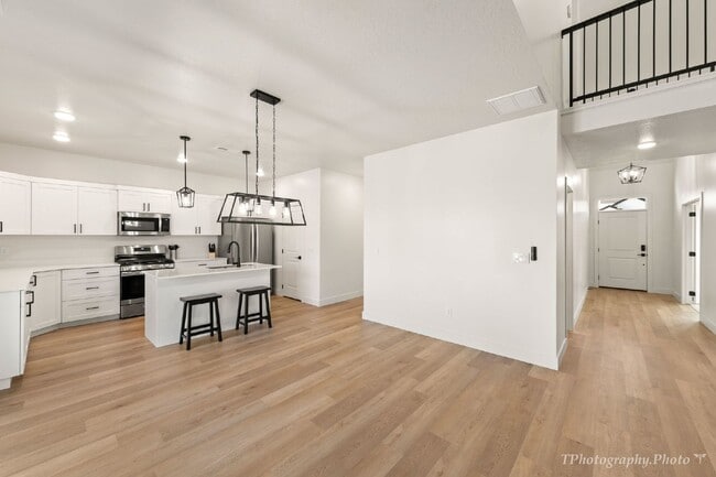 Building Photo - Female Only - Private Room with Shared Bathroom in a brand new Townhome - partly furnished & Util...
