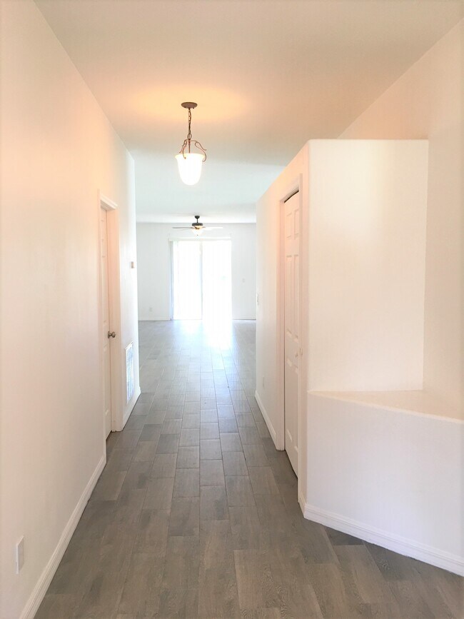 Building Photo - 5656 Indigo Crossing Dr