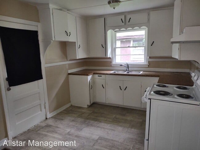 Building Photo - 3 br, 1 bath House - 3918 28th St