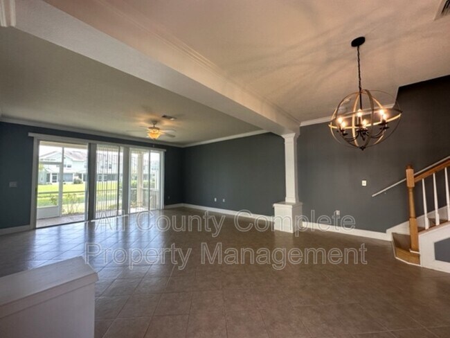 Building Photo - 6865 Woody Vine Dr