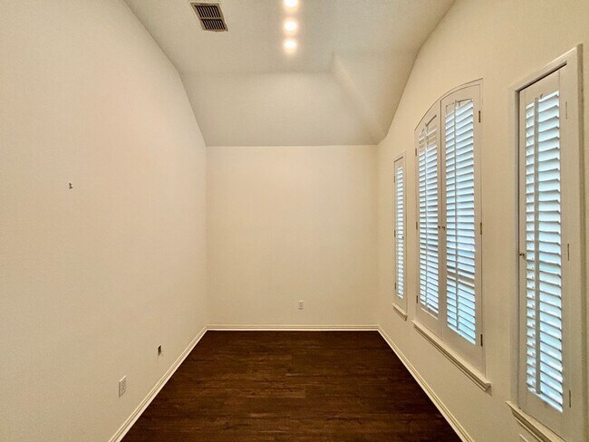 Building Photo - 4305 Heath