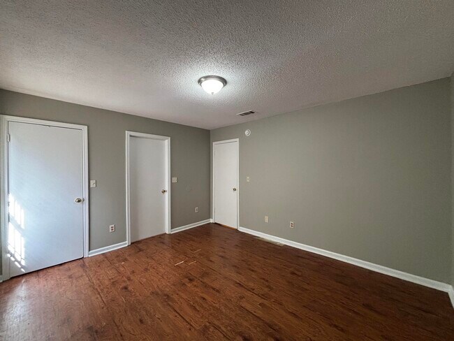 Foto del edificio - 4450 Arnold Cove