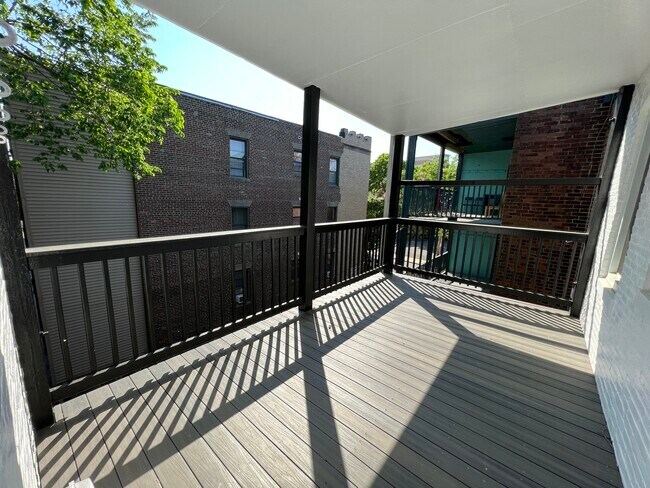 Foto del edificio - 11 Mount Hood Rd