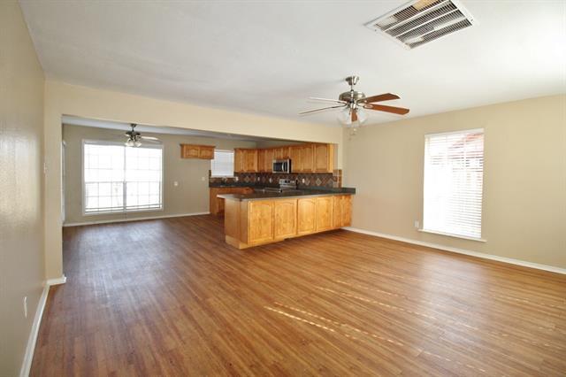Building Photo - 313 Woodhaven Dr