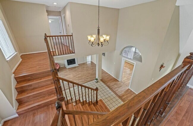 Building Photo - 1535 Beaconshire