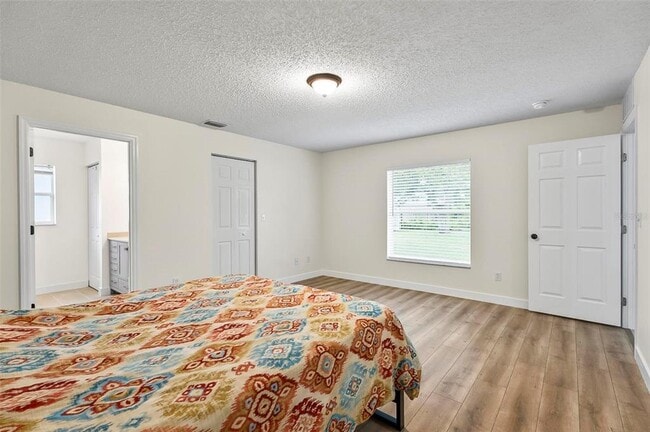 Building Photo - 64 Radcliffe Dr