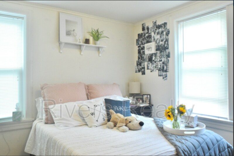 Primary Photo - 125 W Bodley Ave
