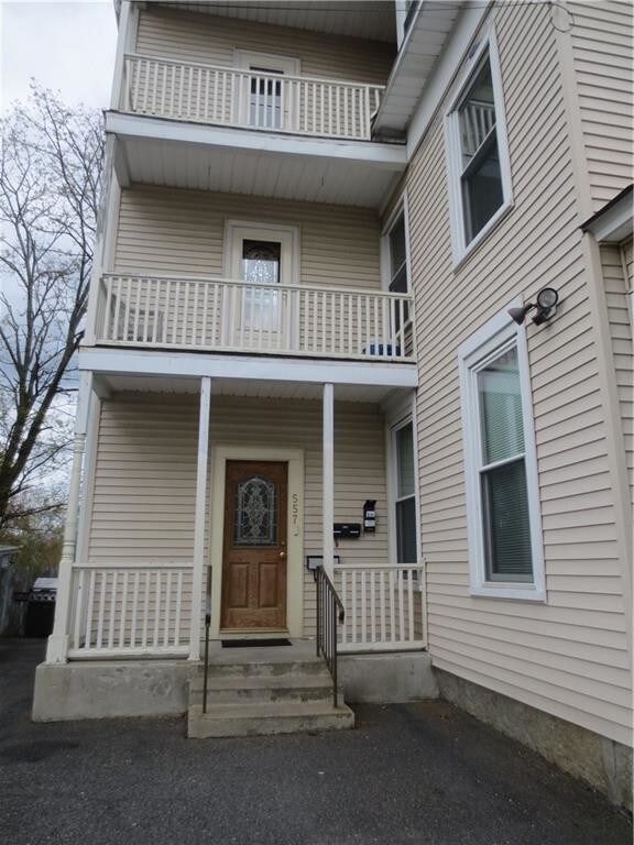 Building Photo - 557 Park Ave