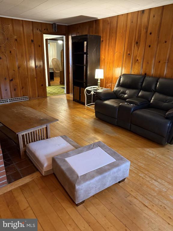Foto del edificio - 4870 Calvert Dr