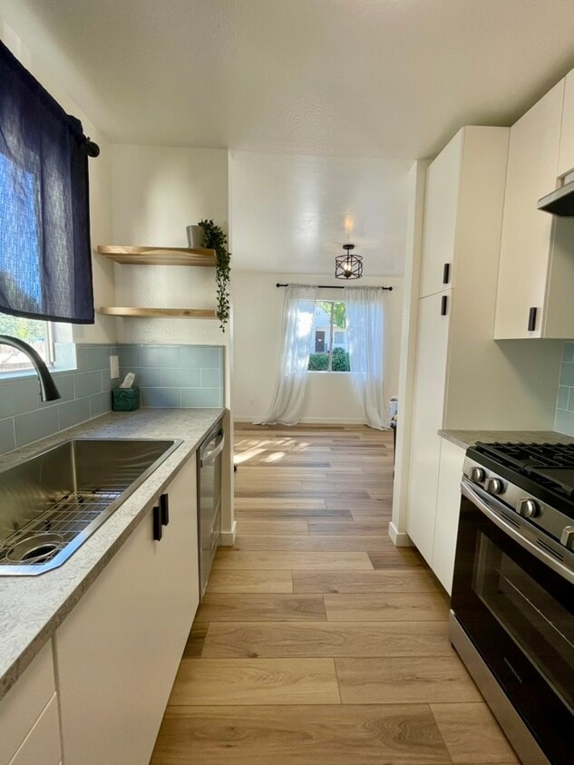 Foto principal - 658 W 23rd St