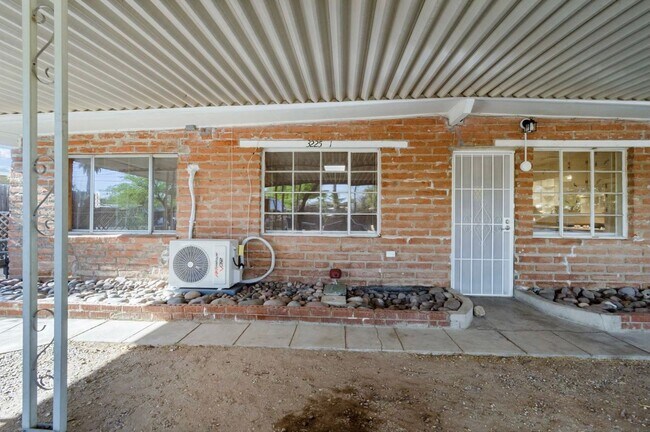 Foto del edificio - 3225 E Patricia St