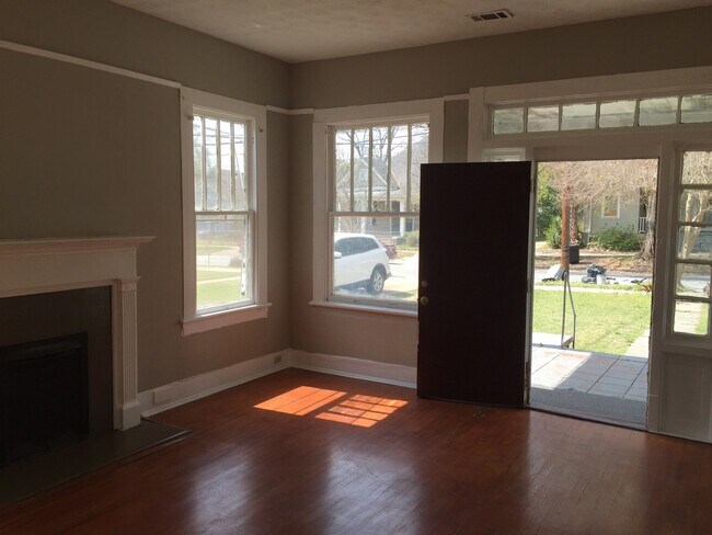 Building Photo - 2812 Beacon Avenue / Hemlock