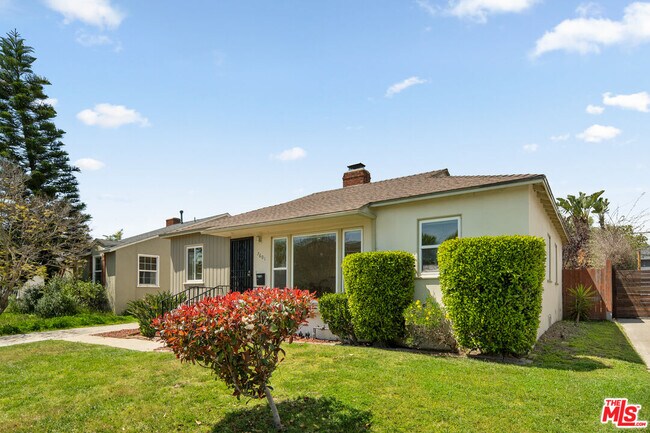 Foto del edificio - 7601 Dunfield Ave