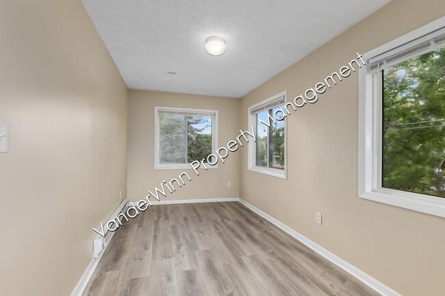 Foto del edificio - 125 Eastern Ave SE