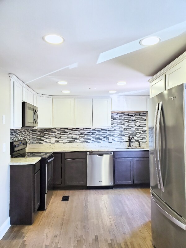 Building Photo - 90 E 8th Ave