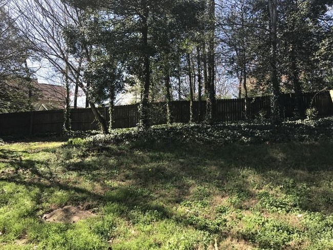 Foto del edificio - 600 Hyde Park Ln