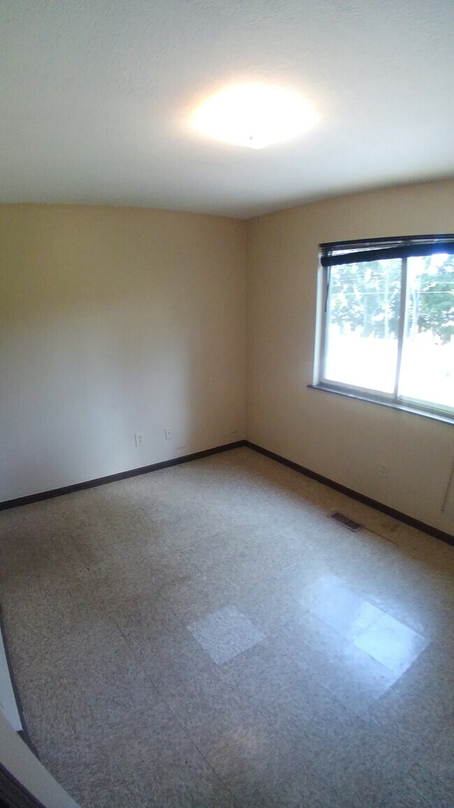 Foto del edificio - 244 Spartan Ave