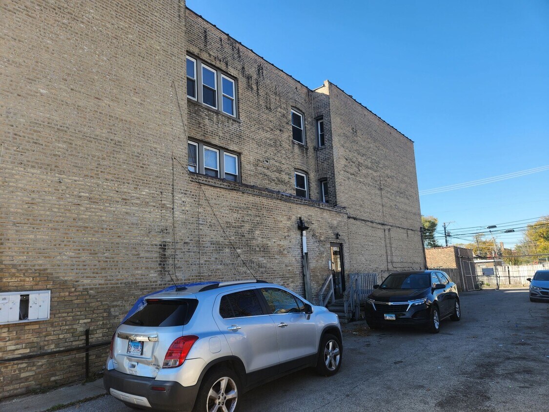 Foto del edificio - 1048 N Cicero Ave