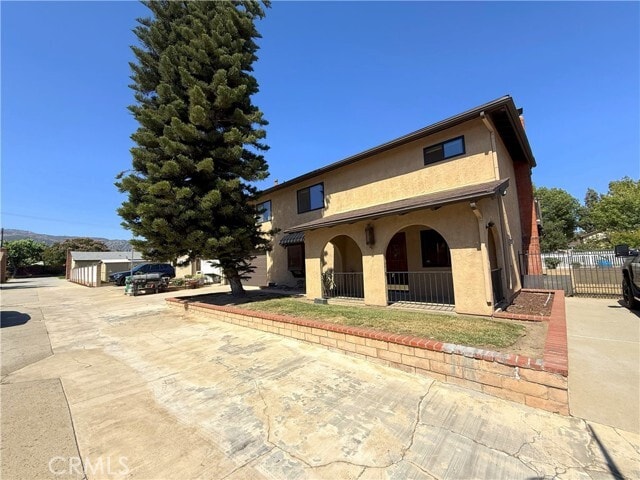 Building Photo - 608 Juanita Ave