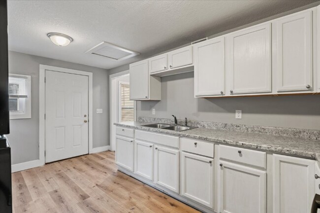 Foto del edificio - 818 Charlotte St