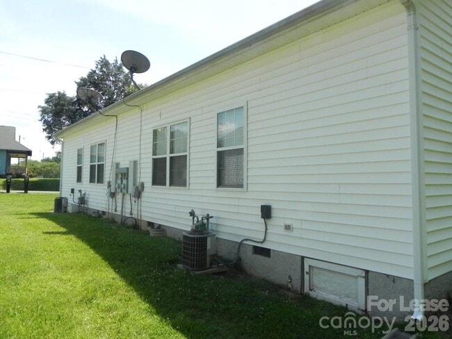 Building Photo - 13604 S Old Statesville Rd