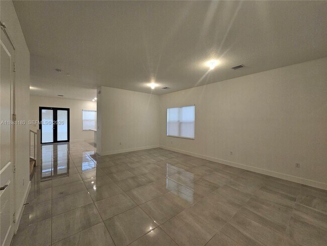 Foto del edificio - 4578 SW 174th Ave