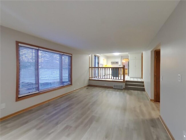 Building Photo - 956 Meadow Ave