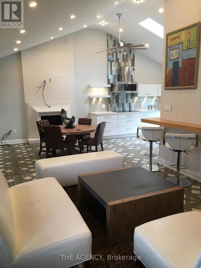 Building Photo - 40 Howard Rd