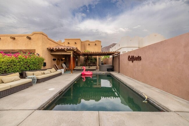 Building Photo - 53180 Avenida Mendoza