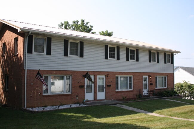 Building Photo - 675 E Liberty St