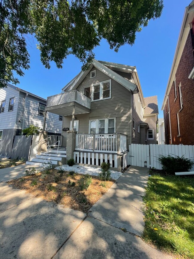 Building Photo - 2474-A N Fratney St