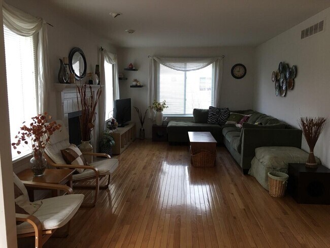 Foto del edificio - 156 Arthur Ave