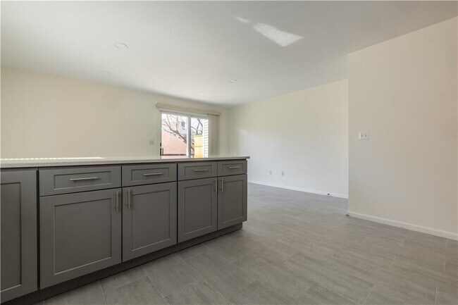 Building Photo - 170 Harrison Ave