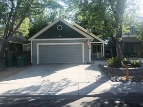 Building Photo - 2071 Burnside Dr