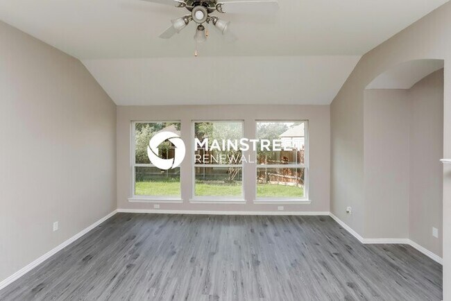Building Photo - 4 Bedroom Pet-Friendly Home in Rockwall, TX with Main Street Renewal