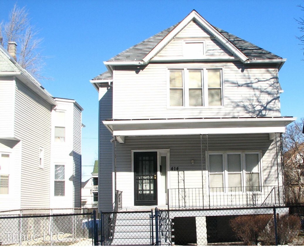Primary Photo - 414 W Englewood Ave