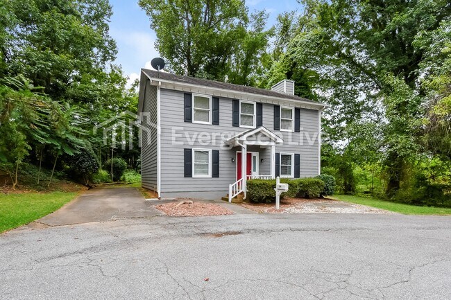 Foto del edificio - 245 Guinevere Ct