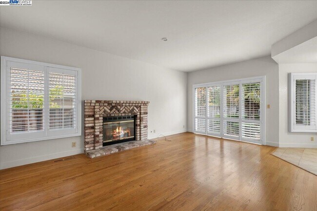Building Photo - 45060 Cougar Cir
