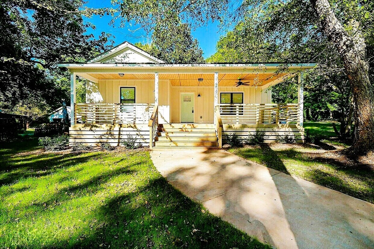 Primary Photo - 1458 Fairview Rd