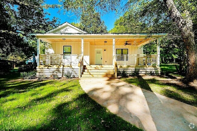 Building Photo - 1458 Fairview Rd