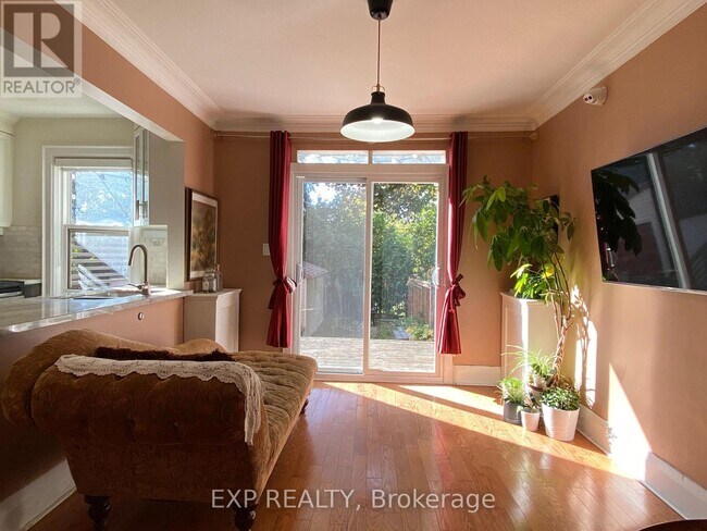 Photo du bâtiment - 54 Latimer Ave