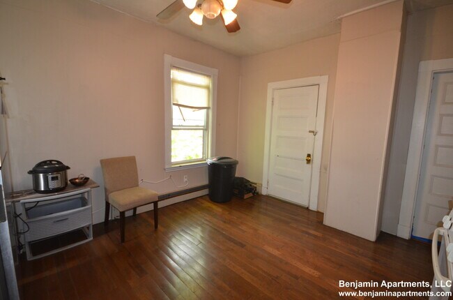 Foto del edificio - 79 Walnut Pl