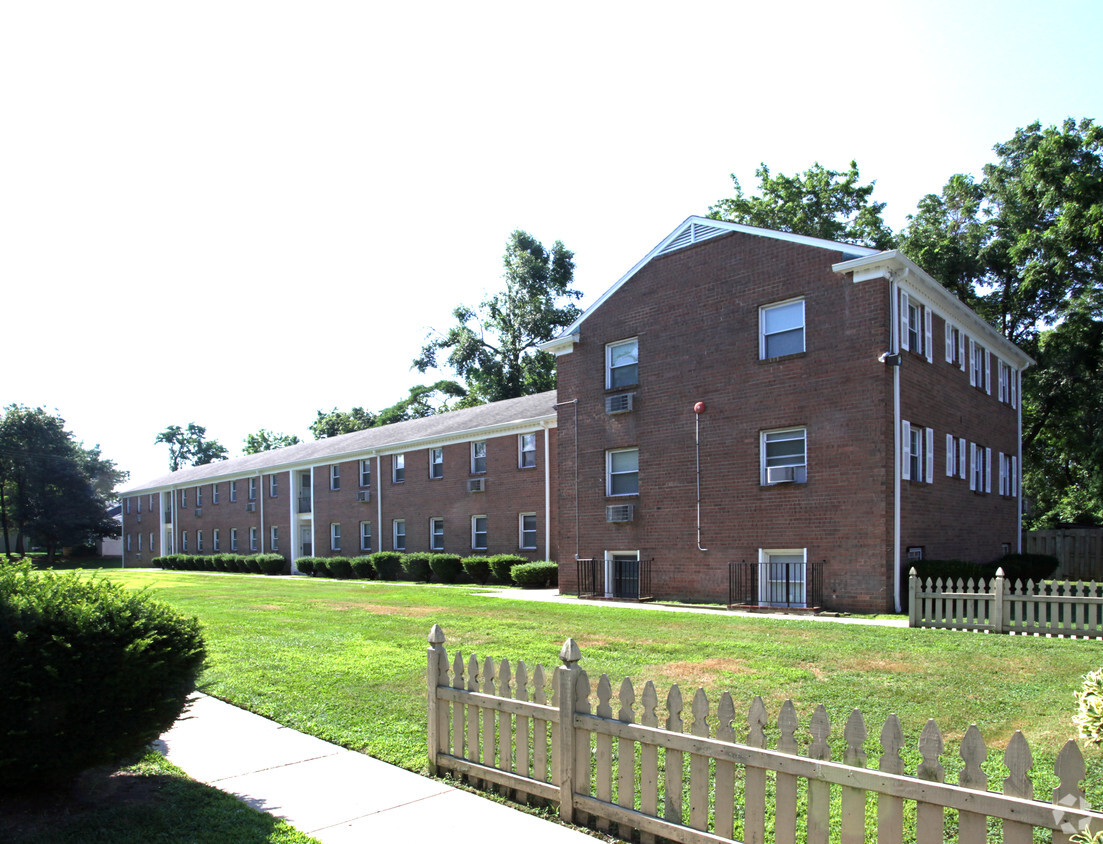 Foto del edificio - Borden Village