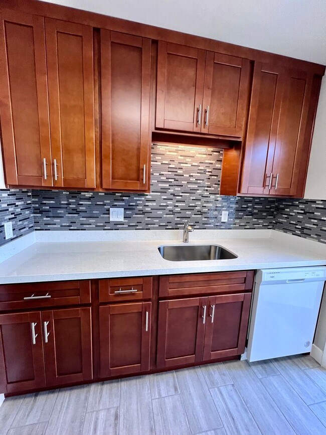 Building Photo - Remodeled Central Phoenix Apartment